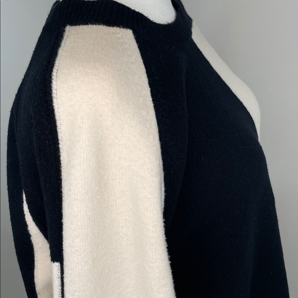 Club Monaco Intarsia Sweater in Black and Cream, XL - Picture 11 of 13